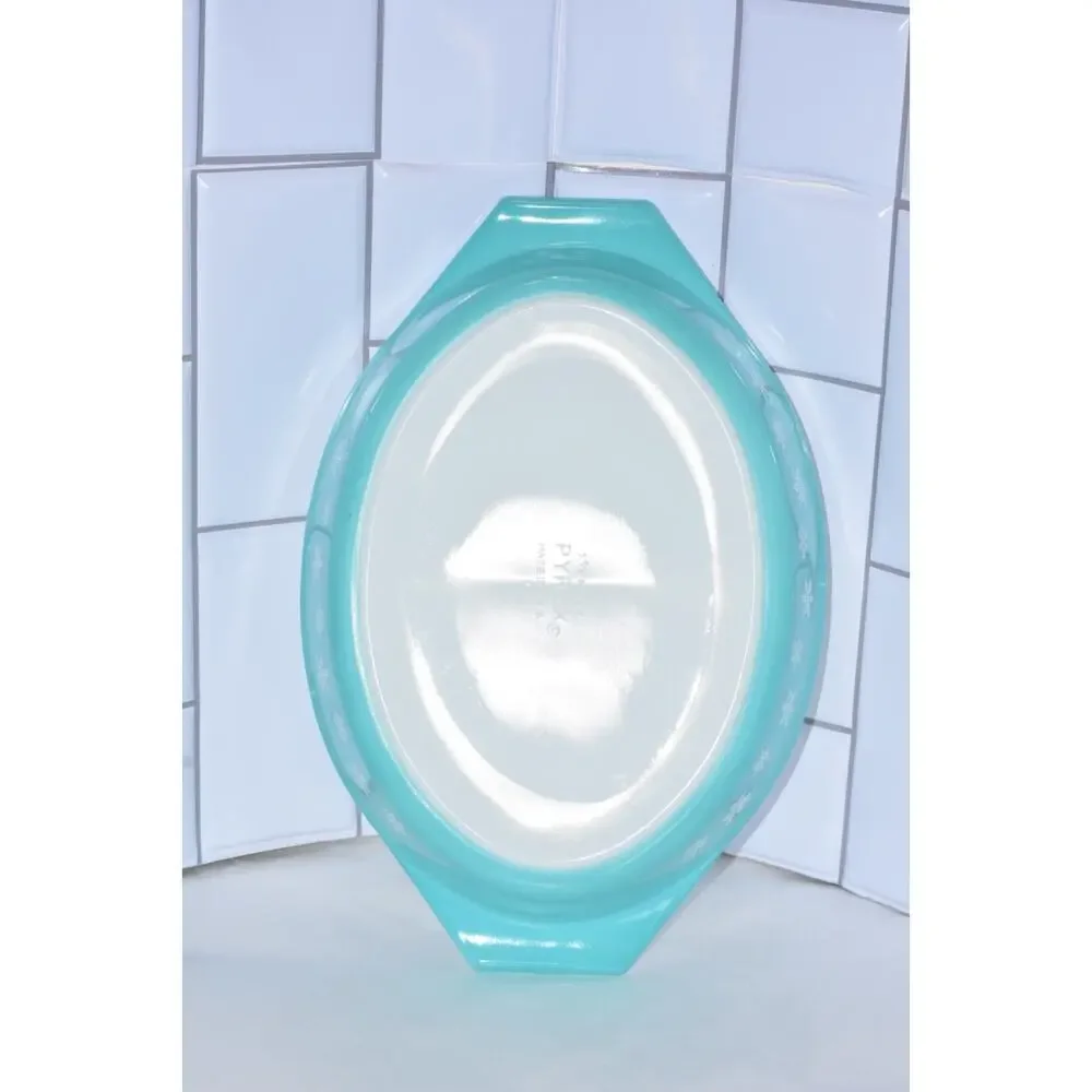 Vintage Pyrex Turquoise Snowflake 12